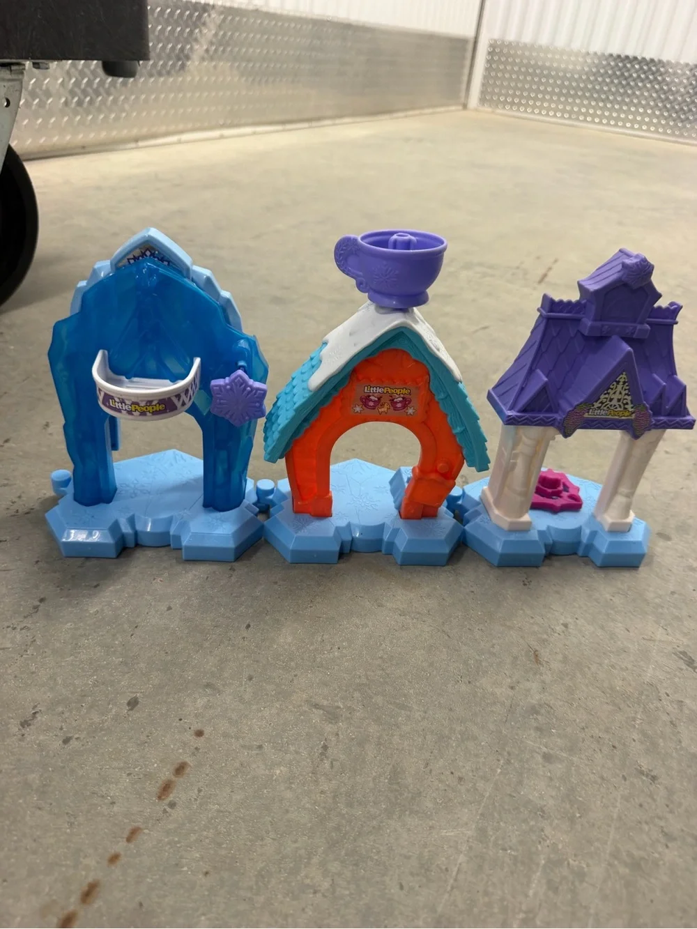 Fisher-Price Little People Disney Frozen Elsa Olaf Ice Palace Playset Lot